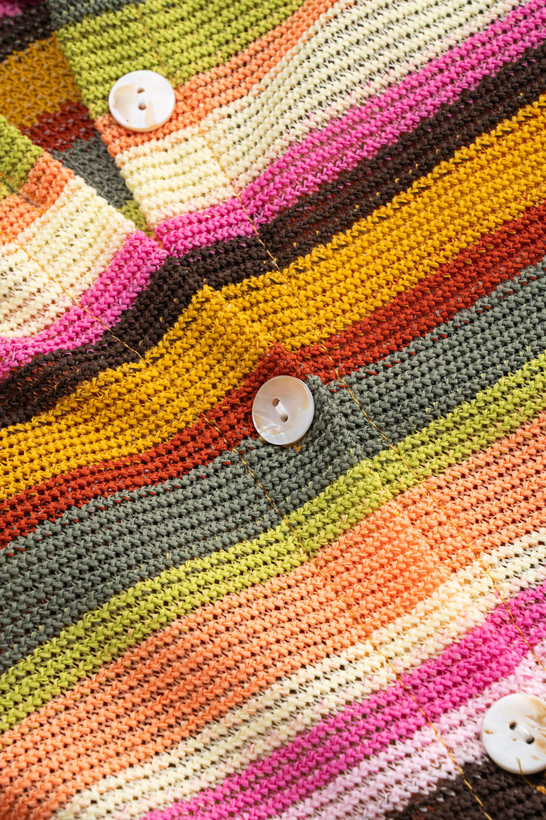 Knit Contrast V-Neck Top And Drawstring Shorts Set